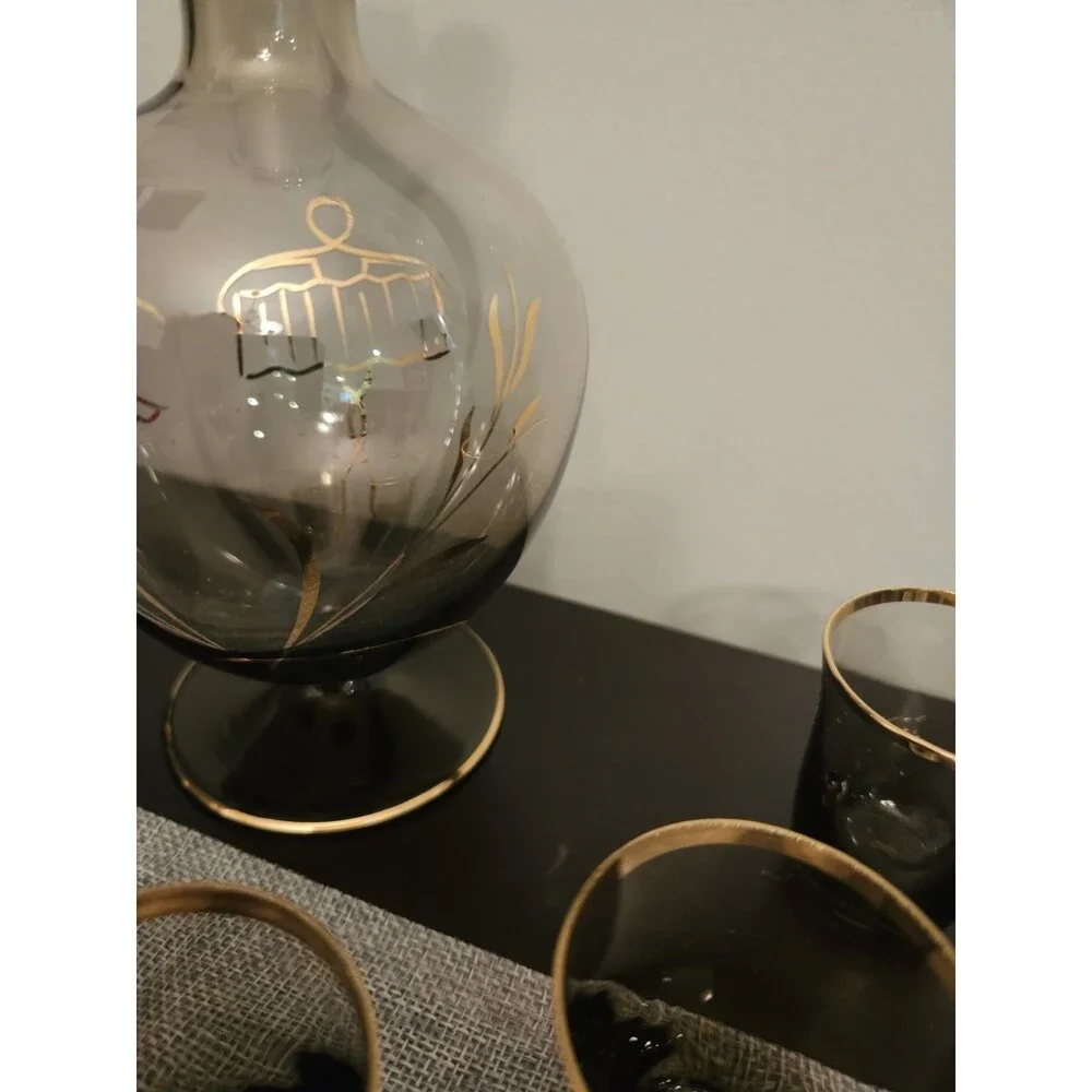 Vintage Art Glass Decanter And 6 Glasses